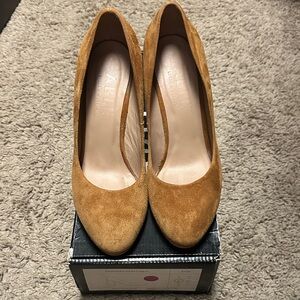 Women's Able Tan Suede Pumps